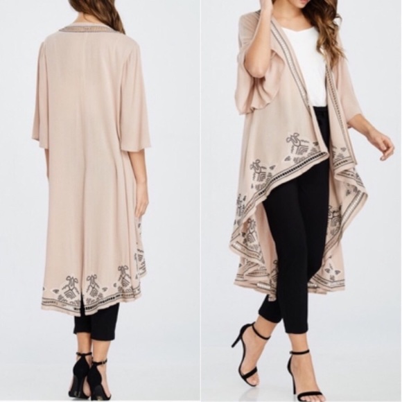 🌺 NWT Beautiful taupe kimonos - Picture 2 of 4